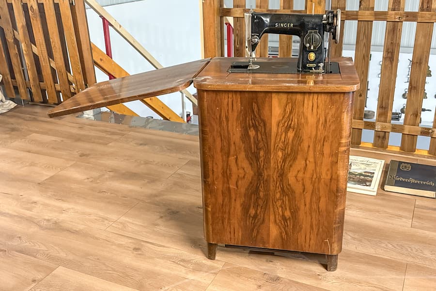 Nähmaschinentisch Singer 215 G